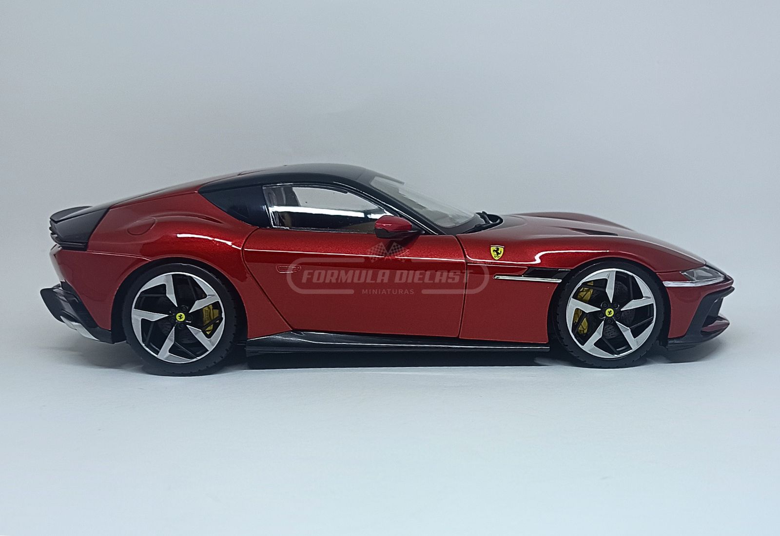 Ferrari 12Cilindri 2024 - Rosso Imola - Ed. Numerada e Limitada - 1:18 Polistil - 4