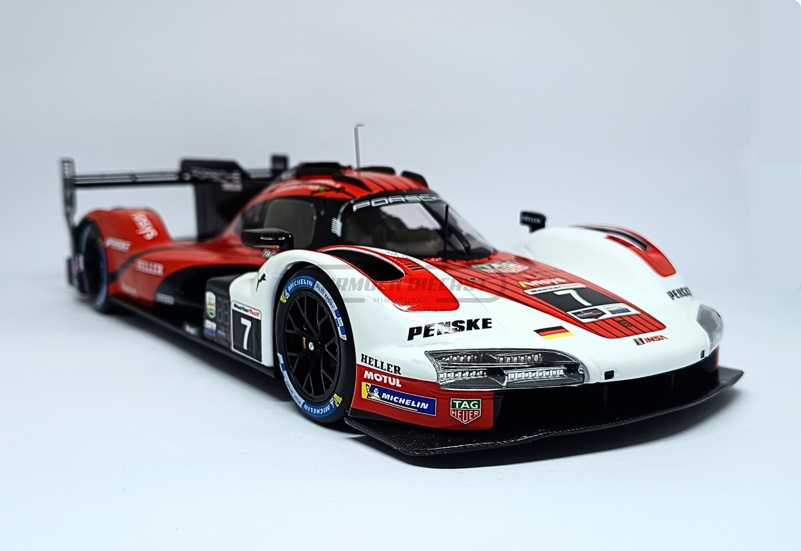 Porsche 963 #7 Nasr/Campbell/Cameron/Newgarden - vencedor IMSA 24h Daytona 2024 - 1:18 IXO - 3