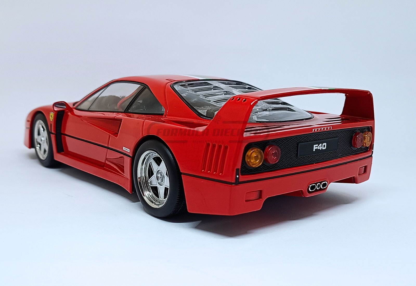 Ferrari F40 1987 - Rosso Corsa com Italian Stripes - 1:18 KK-Scale - 5