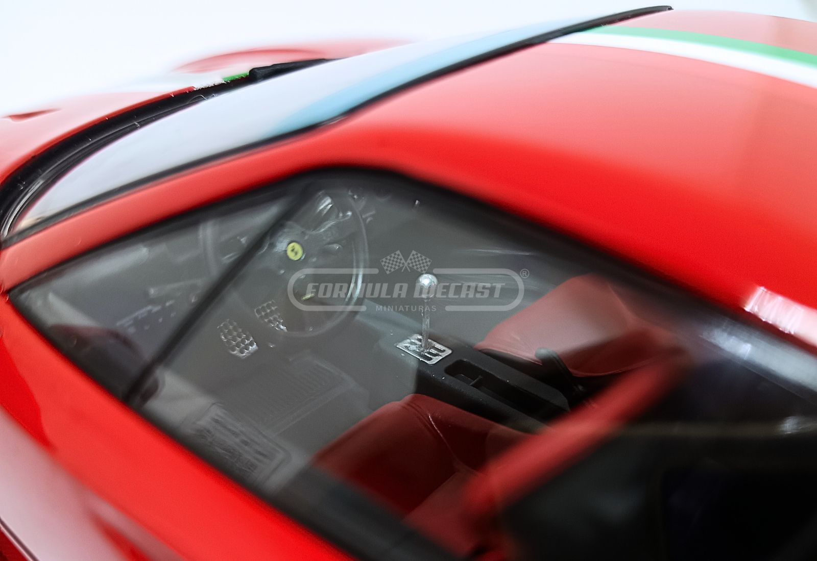 Ferrari F40 1987 - Rosso Corsa com Italian Stripes - 1:18 KK-Scale - 7