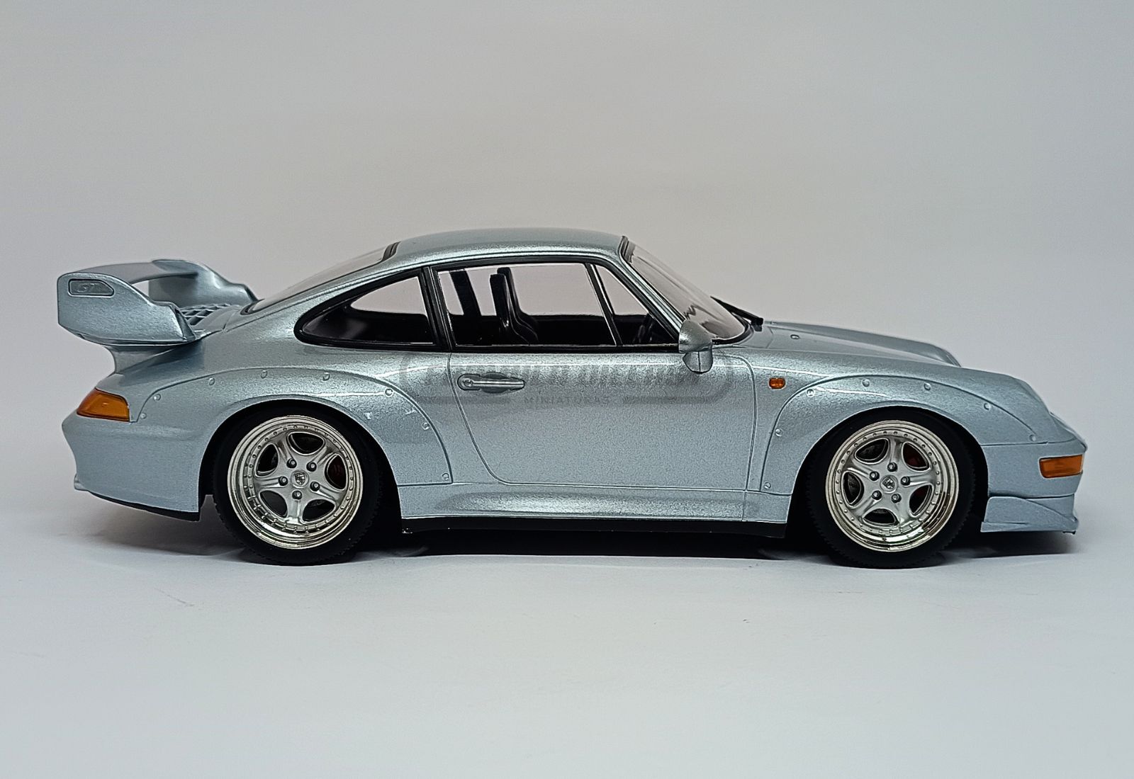 Porsche 911 993 GT2 Coupé 1996 c/ rodas Speedline - Prata - 1:18 KK-Scale - 4