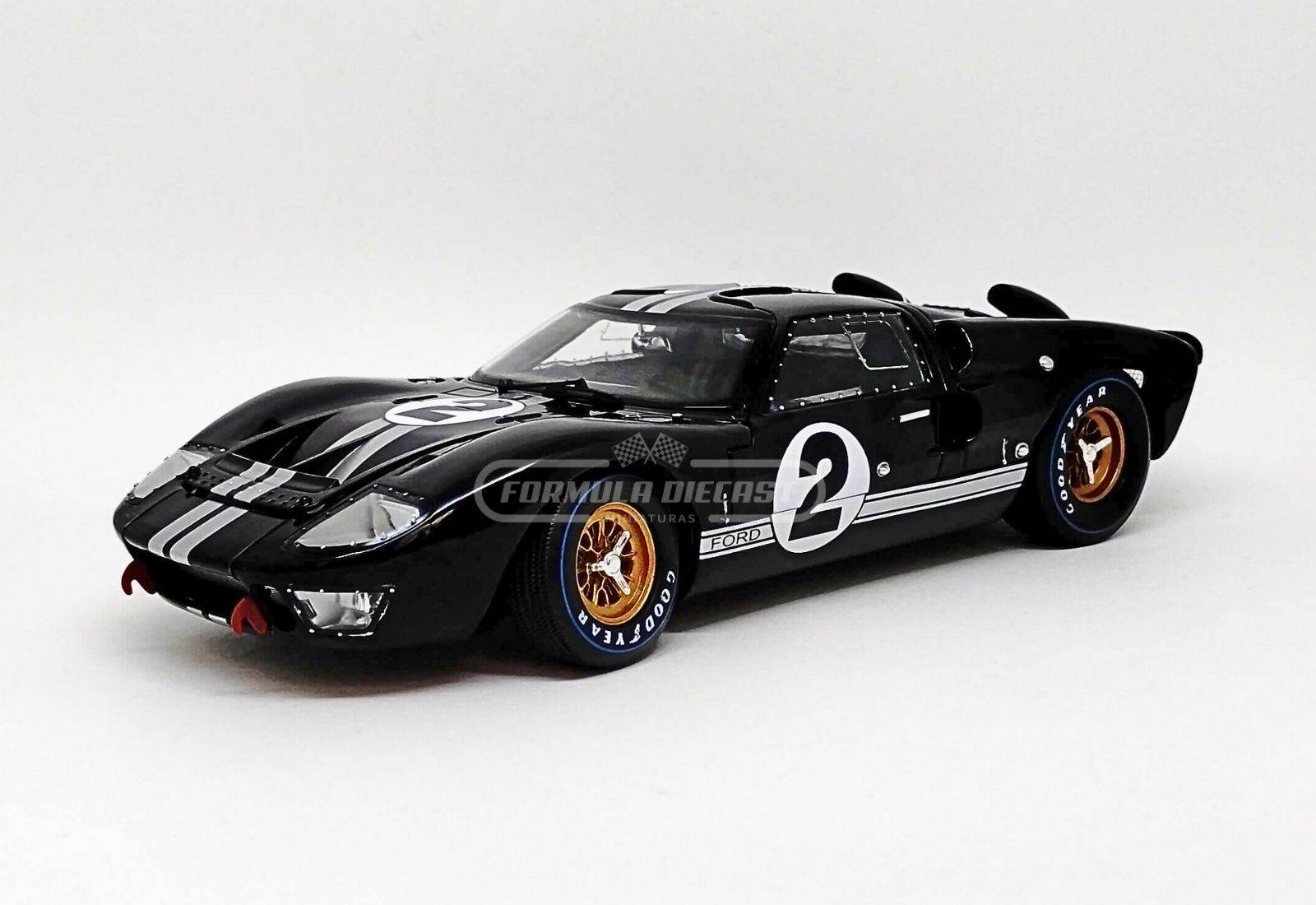 Ford GT40 MK II #2 McLaren/Amon - Vencedor 24h Le Mans 1966 - 1:18 Shelby Collectibles