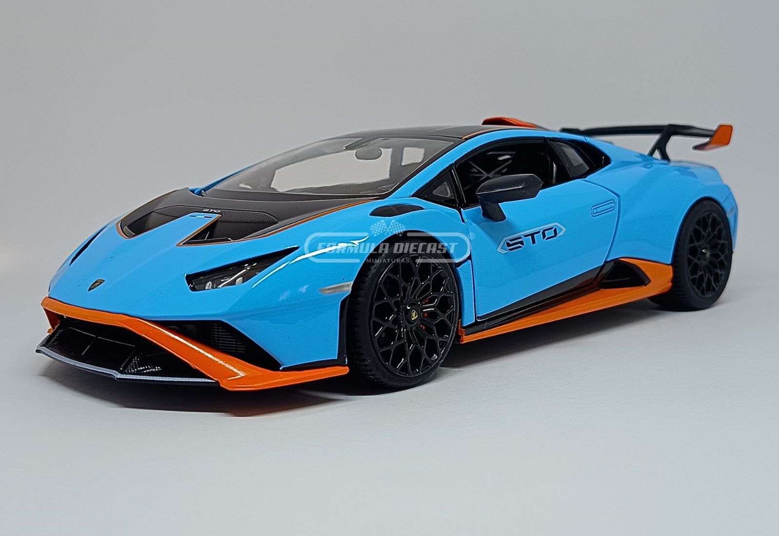 Lamborghini Huracan STO 2023 - Azul/Laranja - 1:18 Rastar