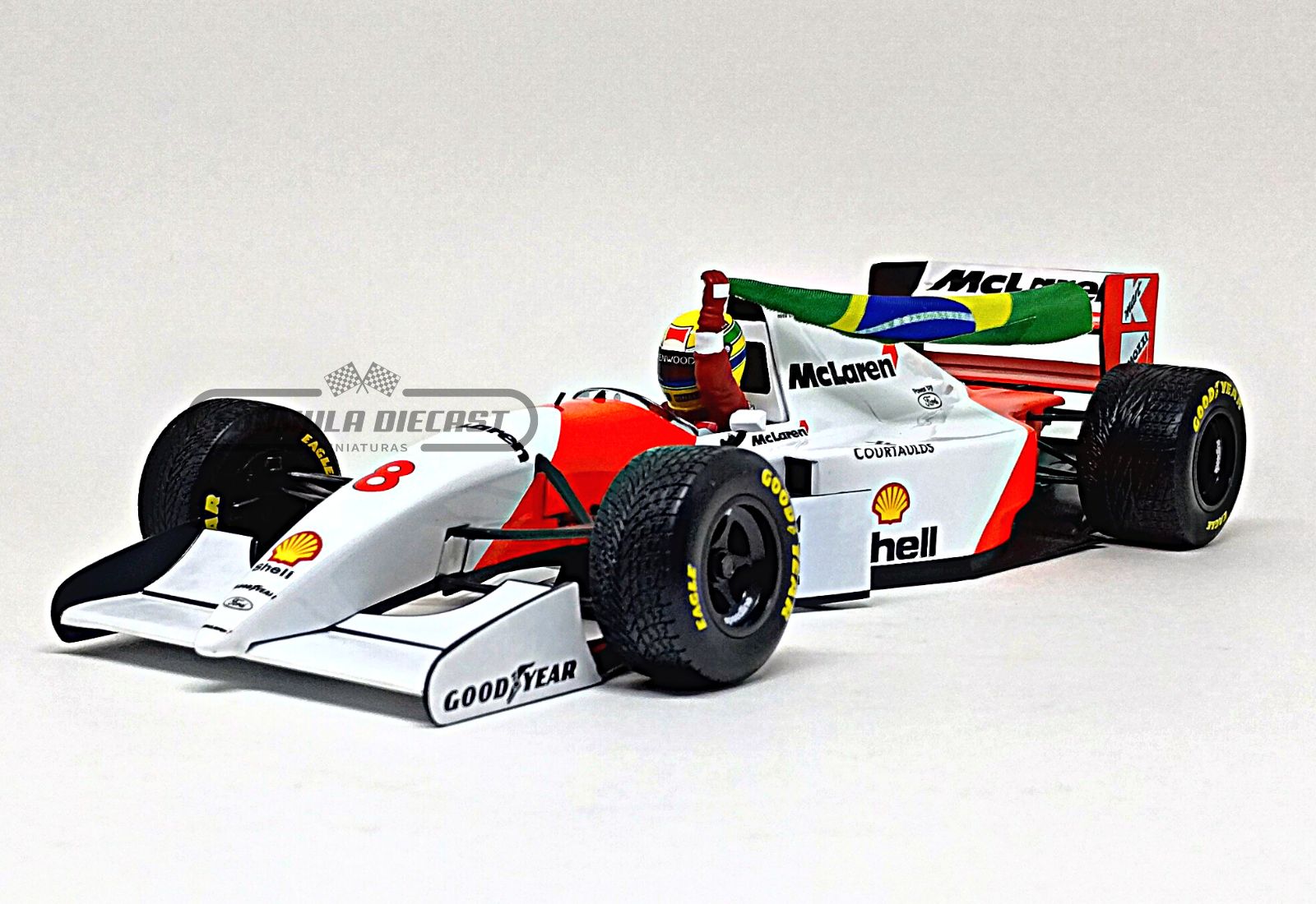 McLaren MP4/8 #8 Ayrton Senna 1993 - Best 1st Lap Ever - 1:18 Minichamps