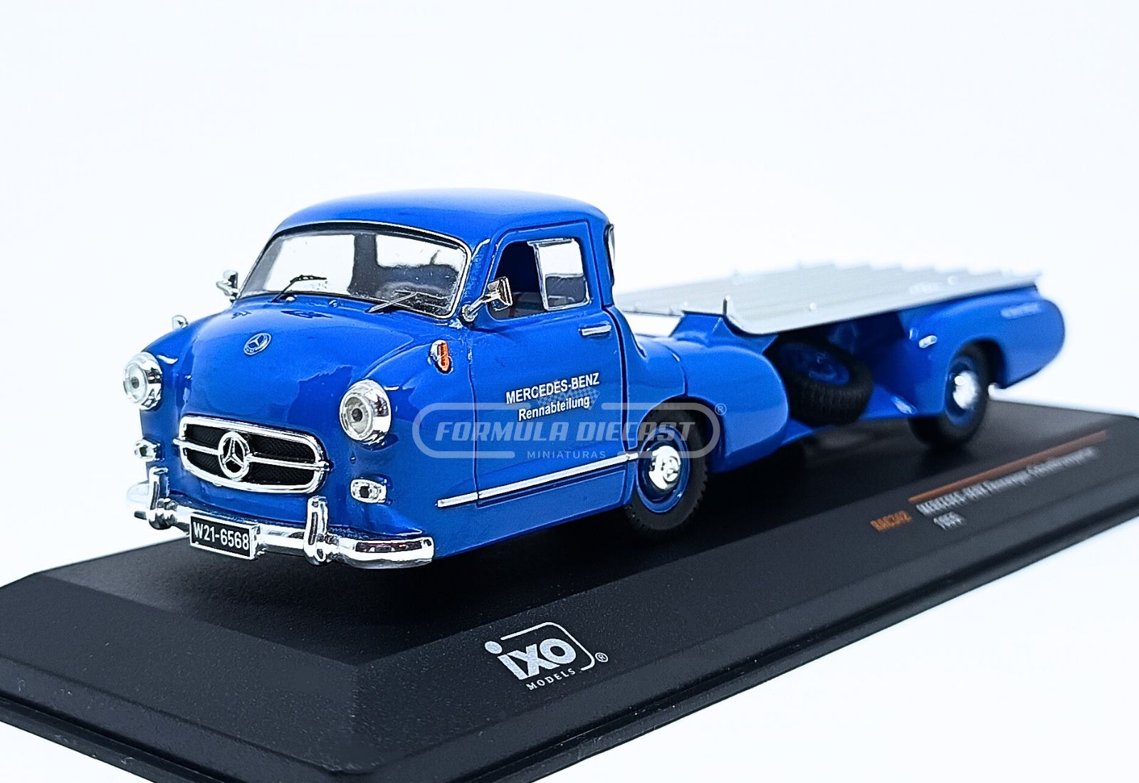 Mercedes-Benz racing car transporter "Blue Wonder" 1955 - 1:43 IXO